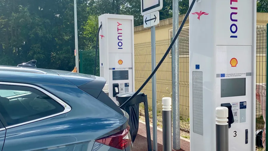 Charging to the Dordogne (and back)